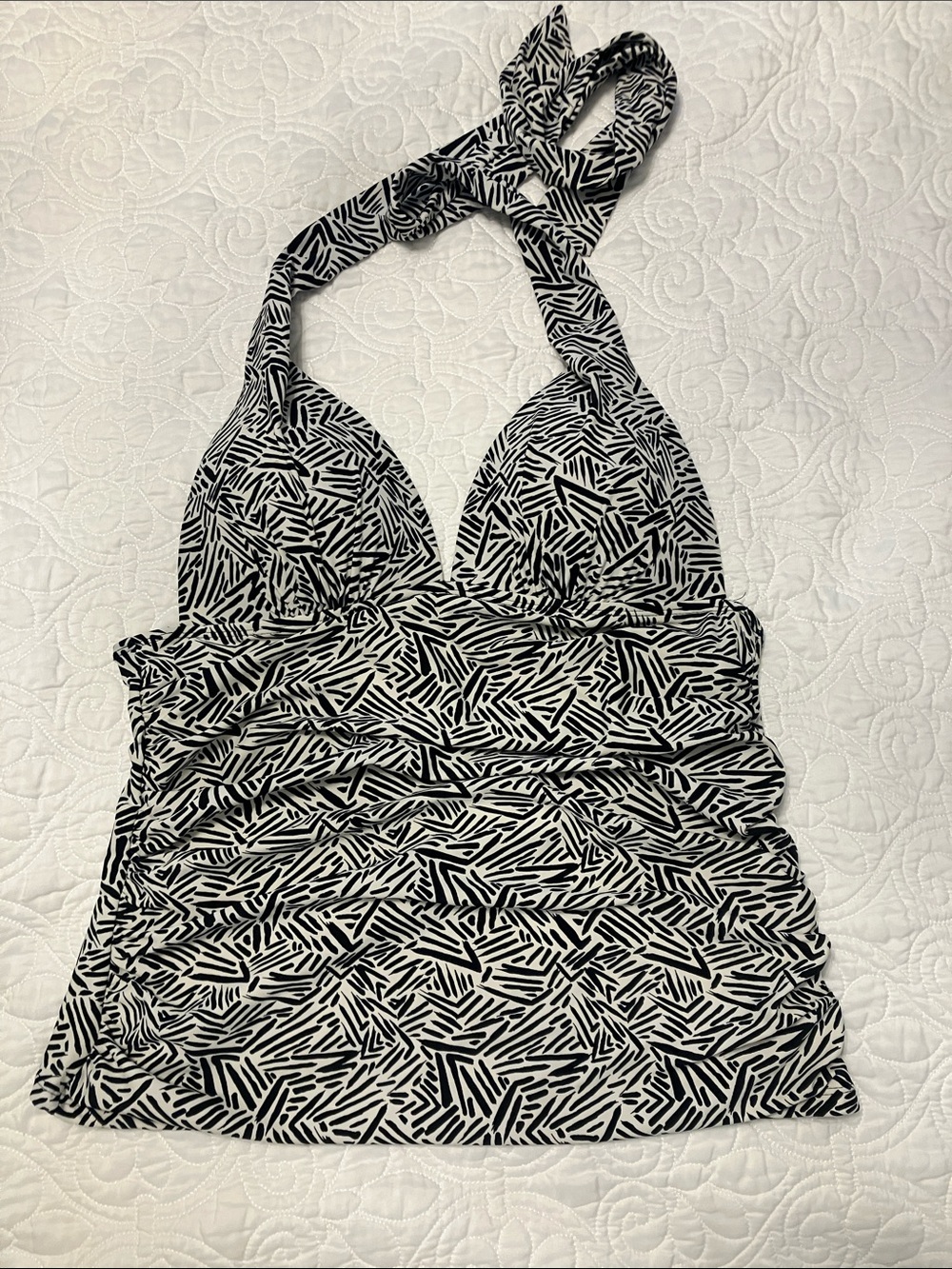 Jaclyn Smith Black and White Halter Tank Top